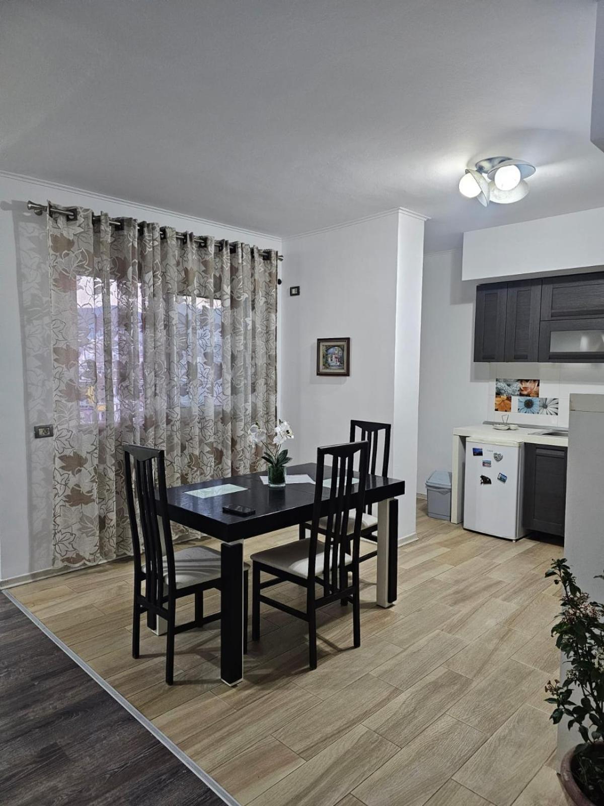 Main Apartment Tirana Kültér fotó