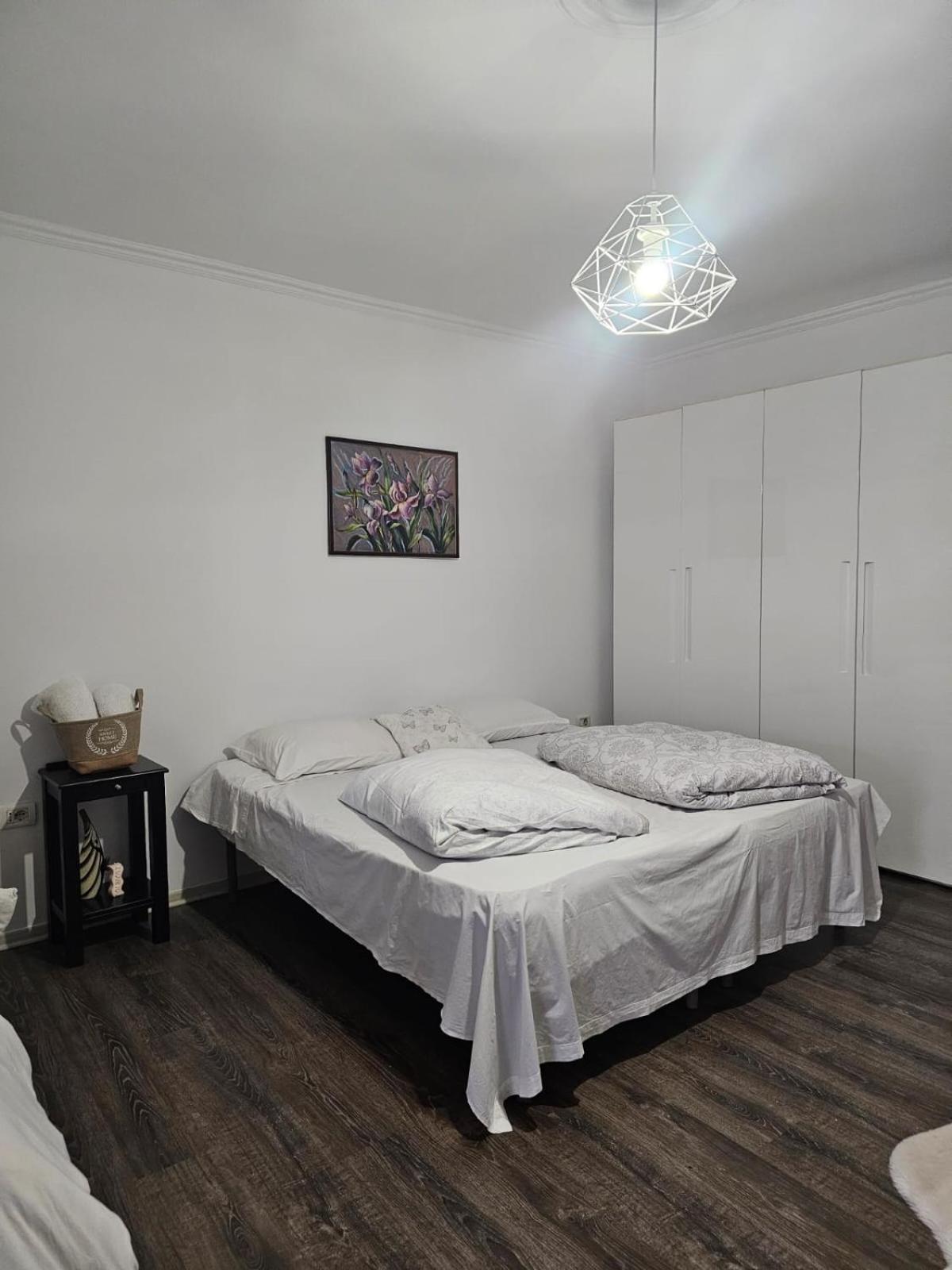 Main Apartment Tirana Kültér fotó